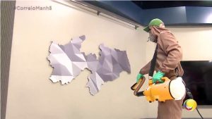 Profissional Klin fazendo sanitização na TV Correio